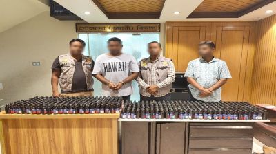 বিপুল পরিমাণ ফেনসিডিলসহ মাদক কারবারি গ্রেফতার