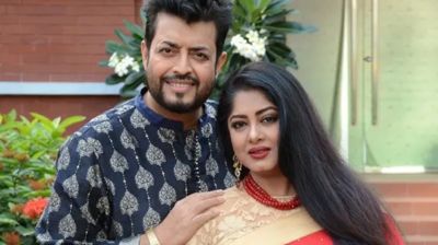 মৌসুমীকে নিয়ে আবেগঘন পোস্ট ওমর সানীর