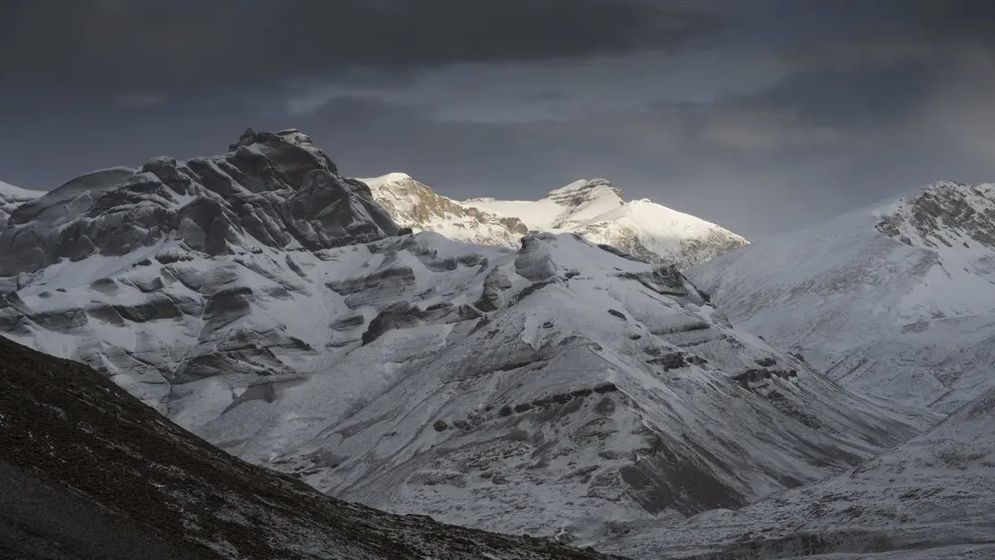নেপালে তুষারধসে বিদেশি পর্বতারোহীসহ ৭ জনের মৃত্যু