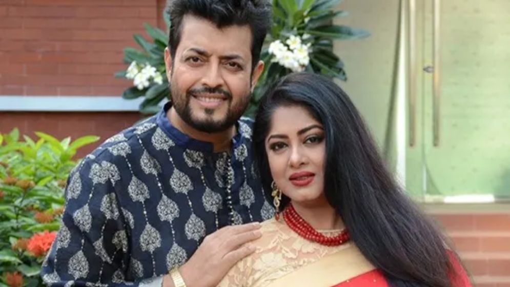 মৌসুমীকে নিয়ে আবেগঘন পোস্ট ওমর সানীর