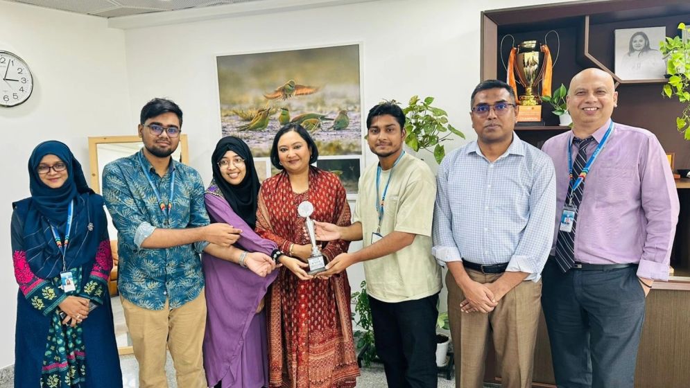 আইসিটি ও ইনোভেশন অ্যাওয়ার্ডসে এআইইউবির সাফল্য