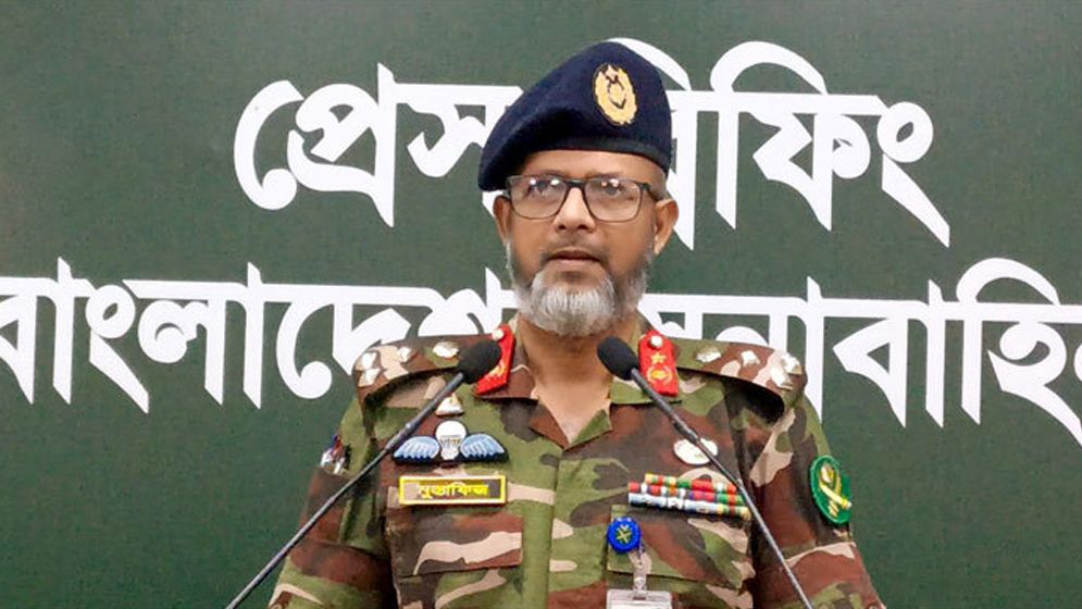 গ্রেফতার সেনা কর্মকর্তাদের চাকরি আছে কি না, যা জানা গেল