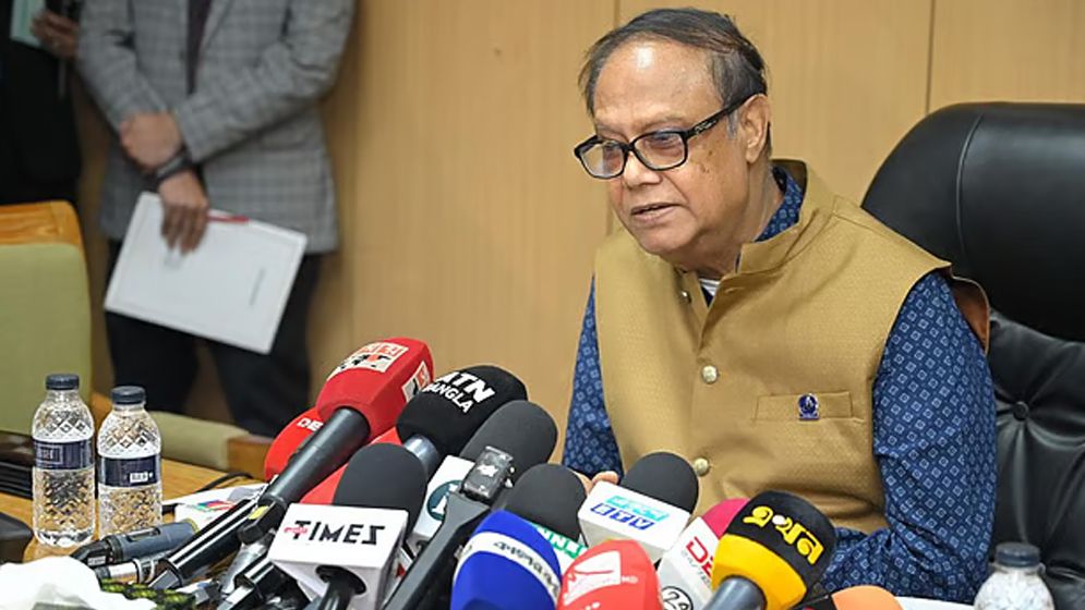 অকার্যকর হওয়া পাঁচ ব্যাংকের গ্রাহকদের যে আশ্বাস দিলেন গভর্নর