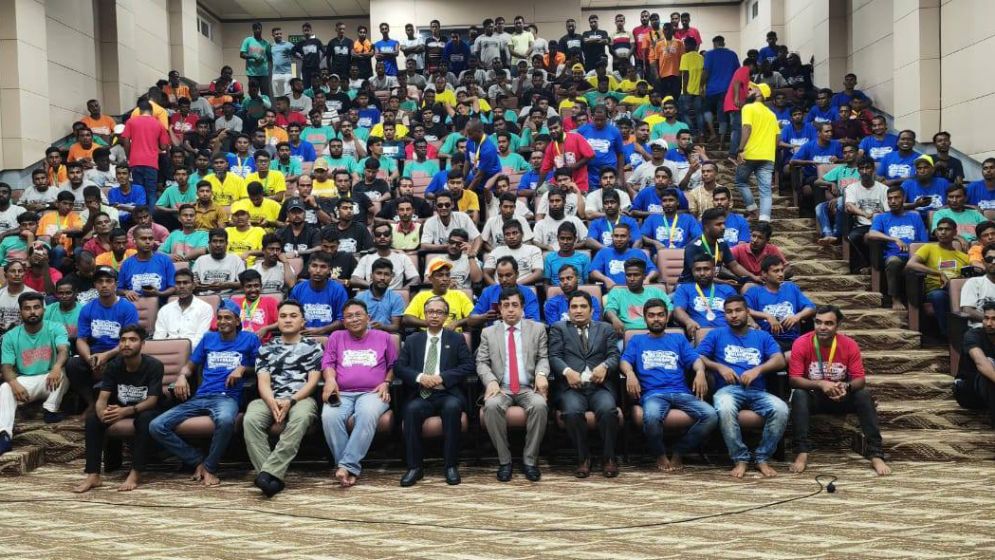 পাহাংয়ে কসমা প্লান্টেশন পরিদর্শনে হাইকমিশনার