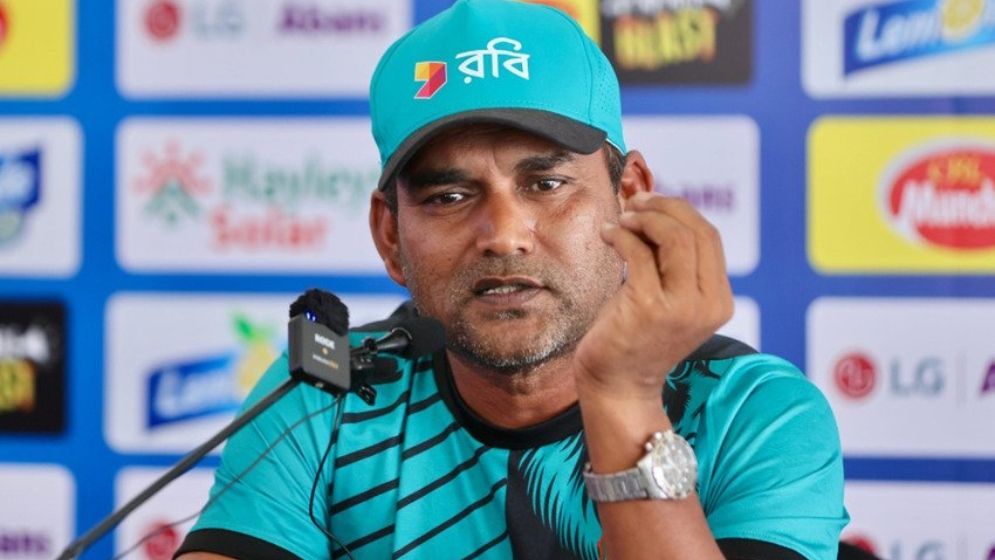 কোচের দায়িত্ব থেকে পদত্যাগ করলেন সালাউদ্দিন