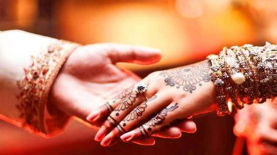 বাসররাতে নবদম্পতির নামাজ পড়া কি আবশ্যক?