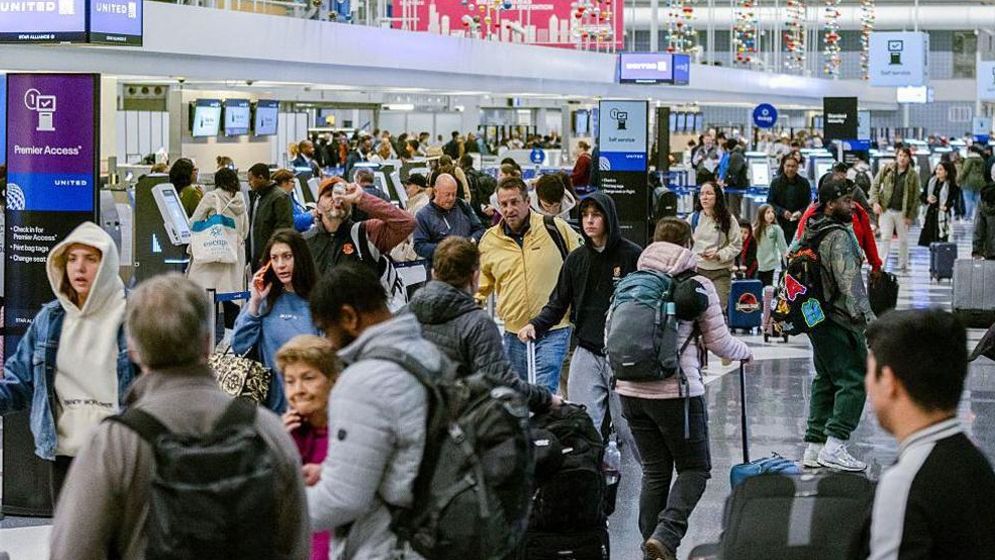 বারবার কেন যুক্তরাষ্ট্রেই কেবল শাটডাউন হয়?