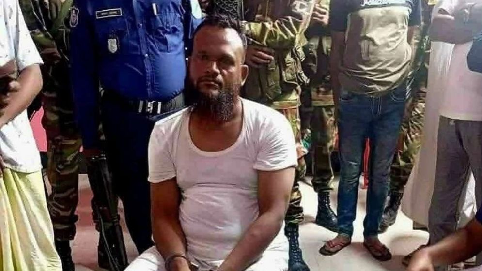 এনামুলের গ্রেফতার ঘিরে ‘অপপ্রচার’ চালানোর অভিযোগ সেনাবাহিনীর