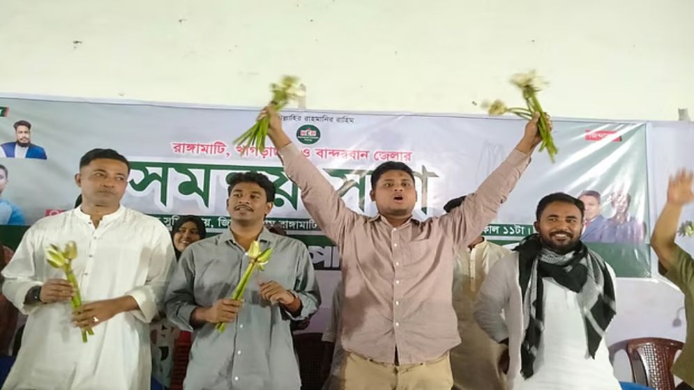 ‘অনেকে বুলেটের মাধ্যমে ক্ষমতায় যাওয়ার চিন্তা করছে’