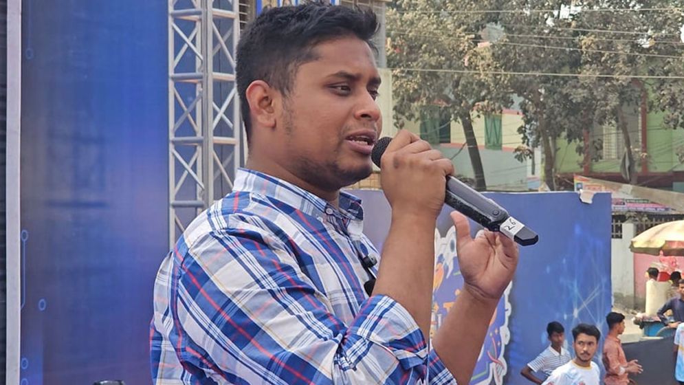 প্রাথমিকের শিক্ষকদের নিয়ে হাসনাতের পোস্ট