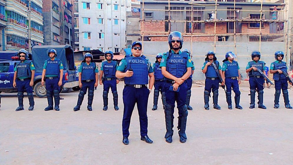 ঢাকায় একযোগে পুলিশের ‘বড় মহড়া’