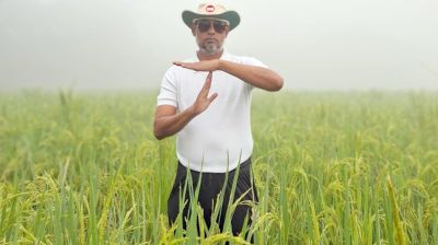 ধানক্ষেতে দাঁড়িয়ে বিএনপির মনোনয়নপ্রত্যাশীর ‘রিভিউ আবেদন’