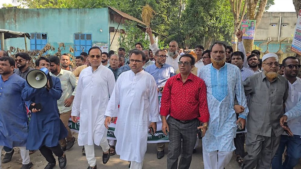 জনগণ নির্বাচনি উৎসব উদযাপন করতে ব্যাকুল হয়ে আছে: খন্দকার মারুফ