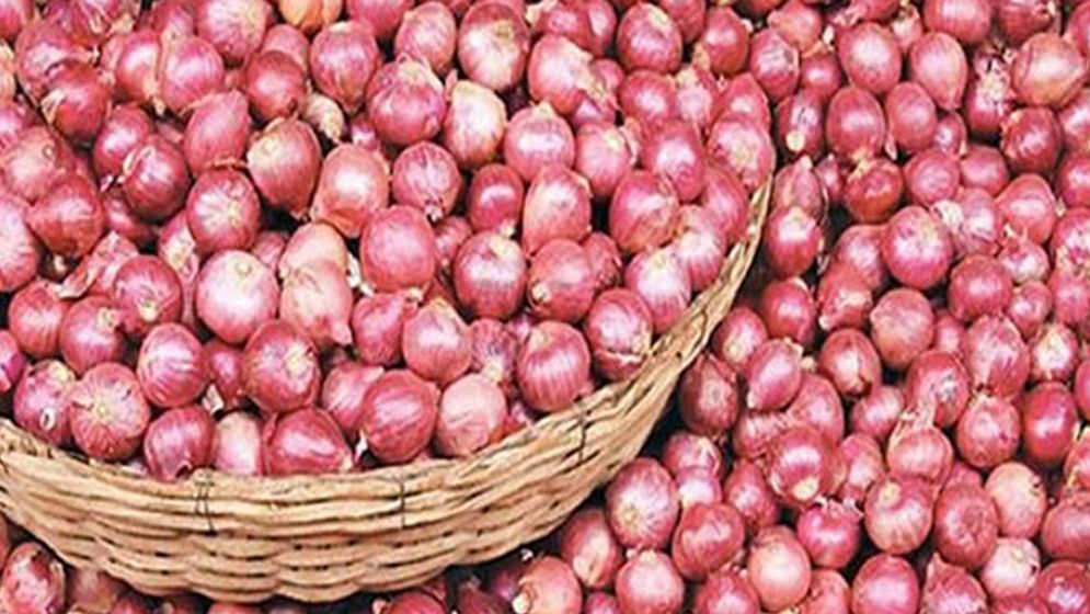 বেনাপোলে পেঁয়াজের সেঞ্চুরি