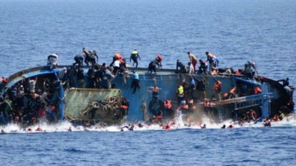 বাংলাদেশিসহ মালয়েশিয়া-থাই সমুদ্রসীমায় ৯০ অভিবাসীকে নিয়ে নৌকাডুবি