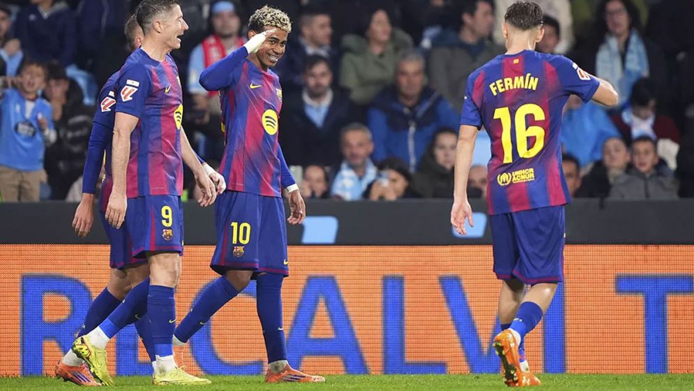 লেভানডোভস্কির হ্যাটট্রিকে বার্সেলোনার দারুণ জয়