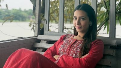 জন্মদিনে মুগ্ধতা ছড়ালেন ভ্রমণকন্যা মিম