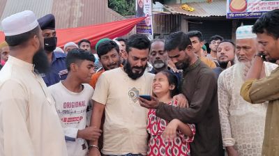 প্যারোলে মুক্তি পেয়ে স্ত্রী-সন্তানের জানাজায় নিষিদ্ধ ছাত্রলীগ নেতা সুমন