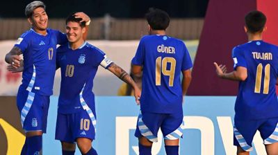 সাত গোলের দাপুটে জয়ে বিশ্বকাপের শেষ ষোলোয় আর্জেন্টিনা