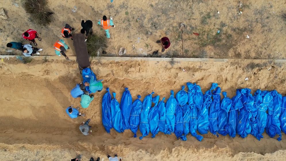 গাজার খান ইউনিসে গণকবর