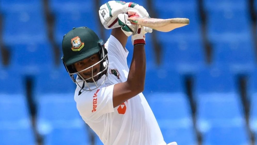 সেঞ্চুরি হাঁকিয়ে ডাবলের পথে জয়