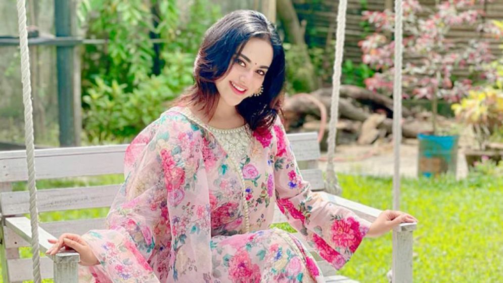 প্রযোজকের বিরুদ্ধে অপেশাদার আচরণের অভিযোগ তমা মির্জার