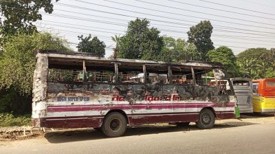 শ্রীপুরে পার্কিংয়ে থাকা বাসে আগুন