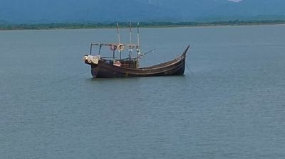 ১৩ জেলেকে ধরে নিয়ে গেছে আরাকান আর্মি