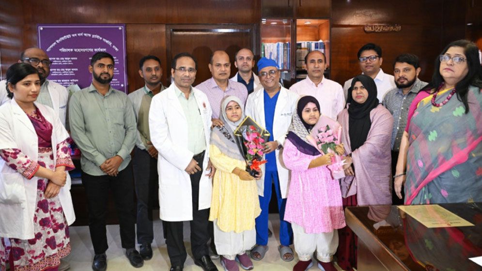 মাইলস্টোন দুর্ঘটনার সাড়ে তিন মাস পর বাড়ি ফিরল যমজ দুই শিশু