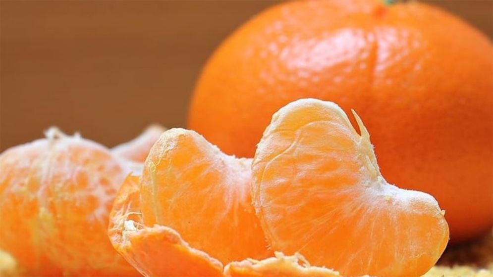 শীতে ত্বক-চুল ও হার্টের যত্নে কমলা কতটা উপকারী