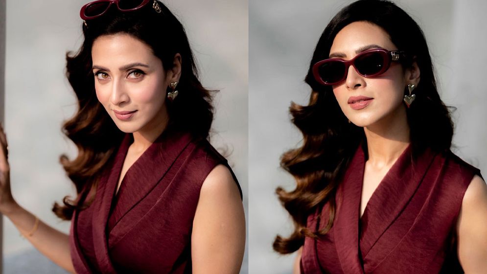 মেরুন পোশাকে নজর কাড়লেন মিম