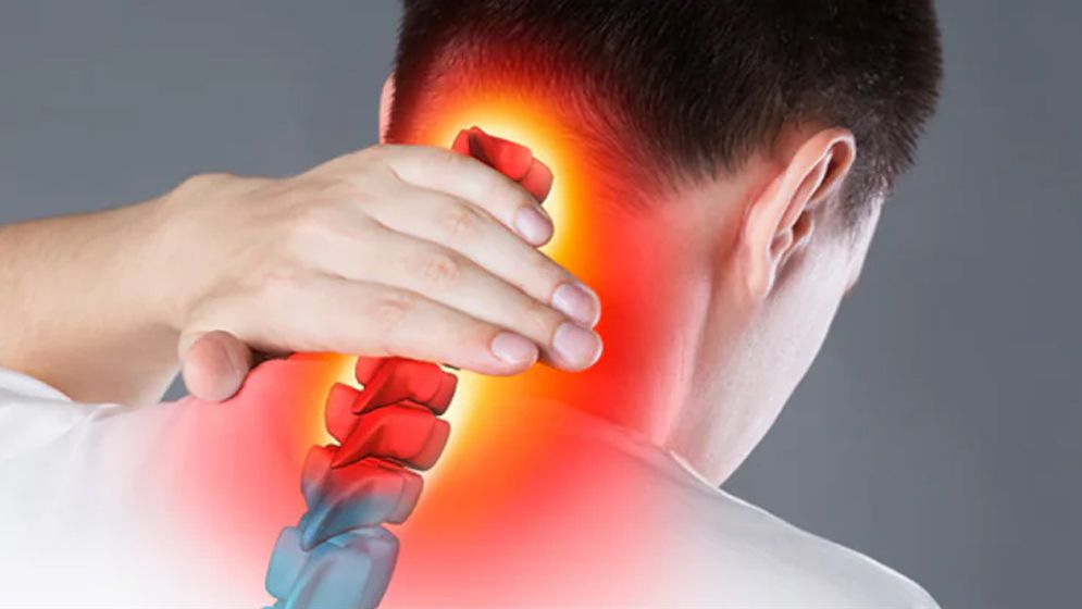 ঘাড় ব্যথার কারণ কী? যেভাবে মুক্তি পেতে পারেন