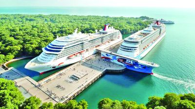 হোটেলে জায়গা নেই, জাহাজে থাকছেন অতিথিরা