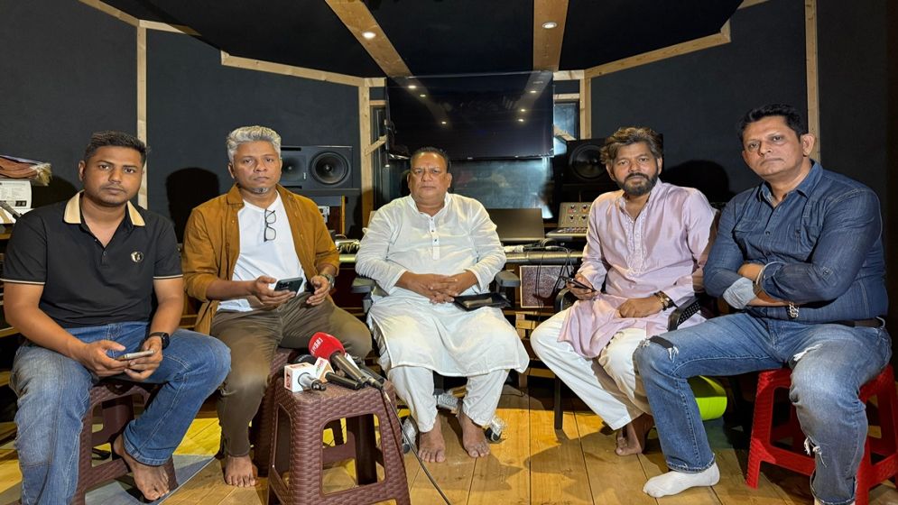 পারভেজ আবীরের কথায় ‘বিজয় নেবে ধানের শীষ’