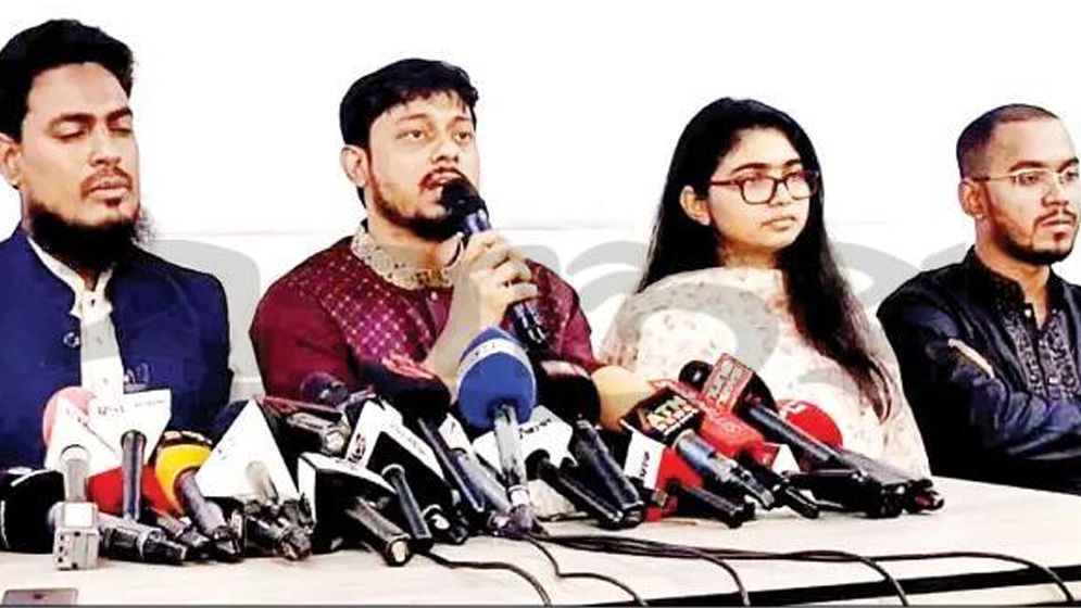 দুদল পেল এক চামচ করে, জনগণের প্লেট খালি