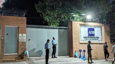 এডিবি ভবনের সামনে ককটেল বিস্ফোরণ