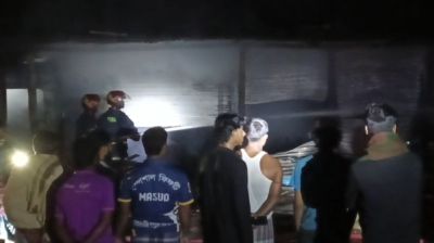 লক্ষ্মীপুরে আগুনে পুড়লো ৬ দোকান
