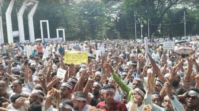 শিক্ষার মাঠে বৈষম্যের দেয়াল, এক পেশার দুই প্রান্তের গল্প