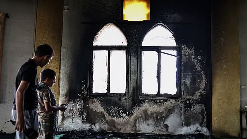 পশ্চিম তীরে মসজিদে আগুন, পবিত্র কুরআন পুড়িয়ে দিল ইসরাইল