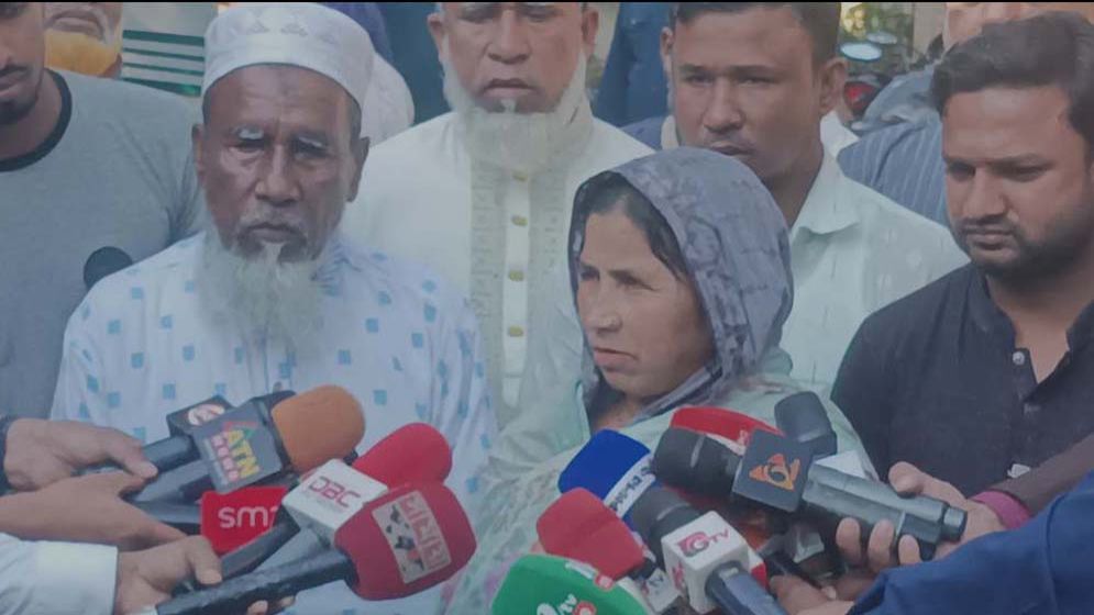 হাসিনাকে দেশে এনে রায় কার্যকরের দাবি আবু সাঈদের পরিবারের