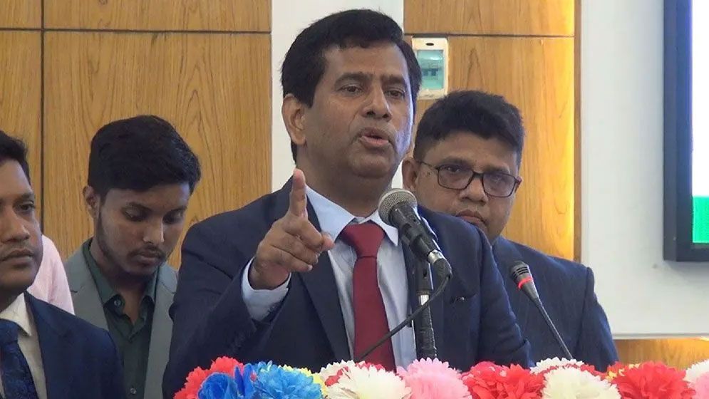 দেশের শান্তি ও নিরাপত্তার জন্য দোয়া করলেন চিফ প্রসিকিউটর