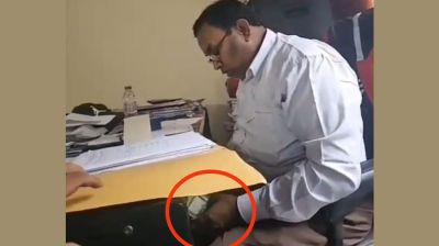 নান্দাইলে উপসহকারী প্রকৌশলীর ঘুস নেওয়ার ভিডিও ফাঁস