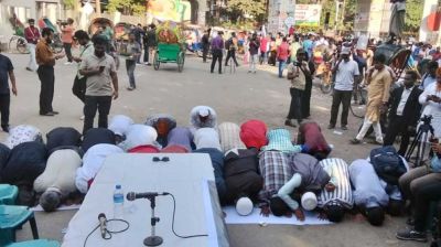 ন্যায়বিচারের তৃপ্তিতে সেজদা-মোনাজাত