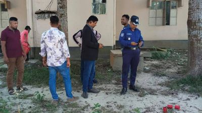 ধুনটে গ্রামীণ ব্যাংকের গেট থেকে ৩ ককটেল উদ্ধার