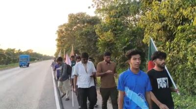 সেতু ভবন অভিমুখে লংমার্চ, হেঁটে সাঁতার কেটে ২৫৫ কিমি. পাড়ি