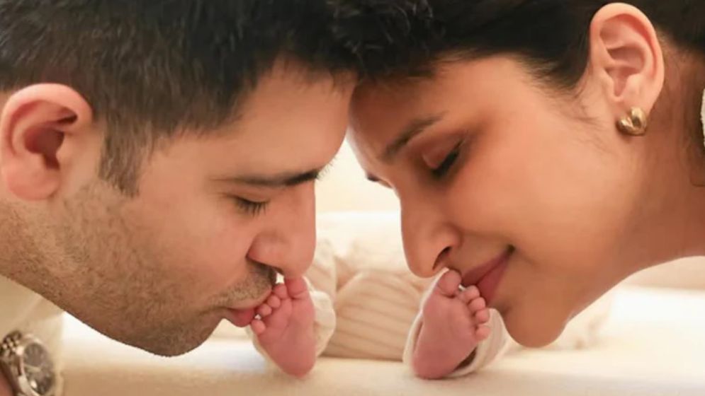 ছেলেকে প্রকাশ্যে আনলেন পরিণীতি-রাঘব, যে নাম রেখেছেন