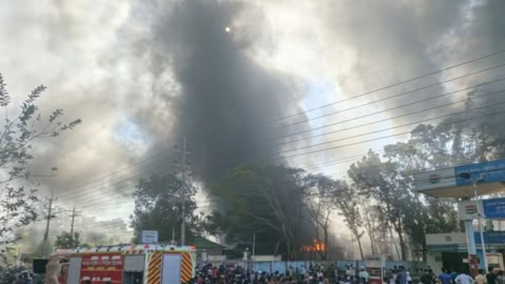 গাজীপুরে কয়েল কারখানায় ভয়াবহ আগুন