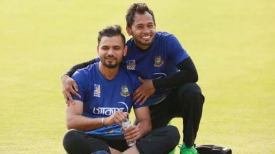 শুভকামনা ‘বান্টু দা’—মুশফিককে মাশরাফি