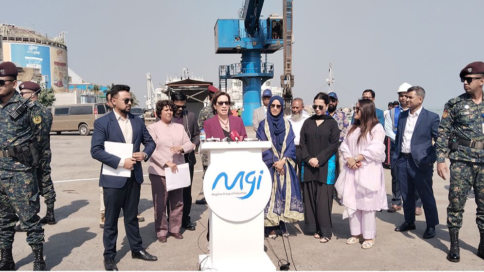 বর্ধিত বাণিজ্য দ্বিপাক্ষিক সম্পর্ক জোরদারে গুরুত্বপূর্ণ ভূমিকা রাখবে: মার্কিন রাষ্ট্রদূত