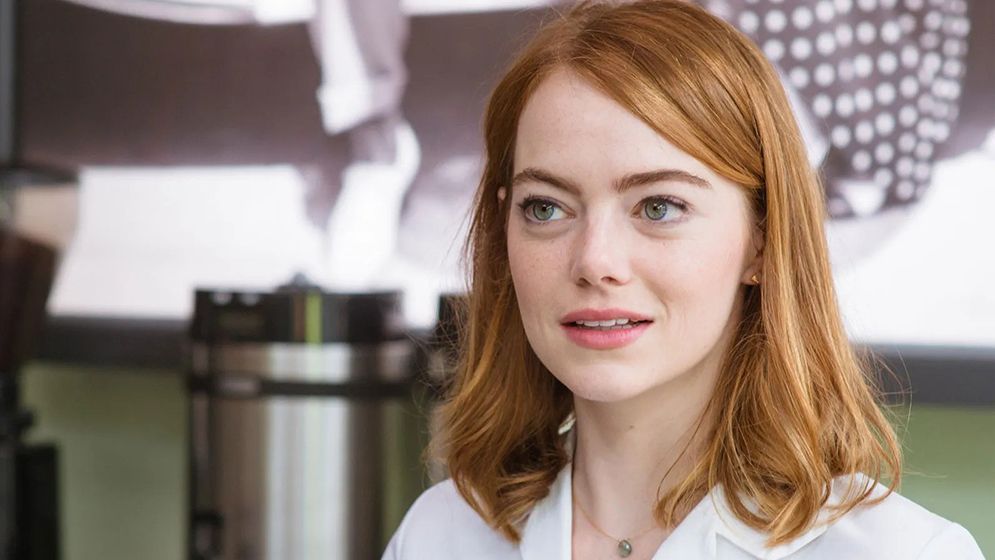 তিন নম্বরের অপেক্ষায় এমা স্টোন